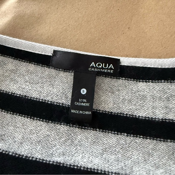 AQUA Cashmere Gray & Black Striped Cashmere Sweater Small - Picture 5 of 5